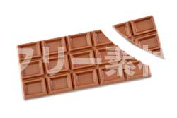 割れた板チョコレートの素材