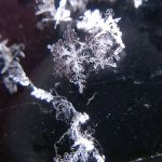 100円均一のスマホ用レンズで撮った雪の結晶